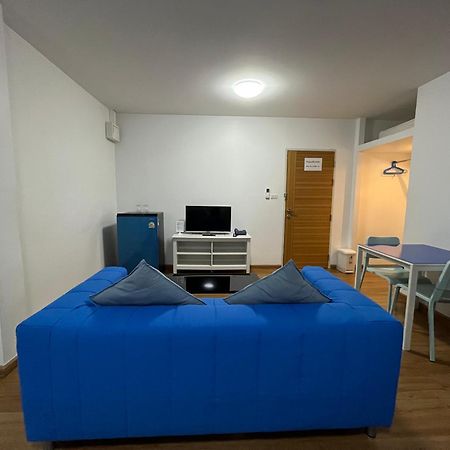 Dao Jaras Fah Hometel ดาวจรัสฟ้าโฮมเทล Banguecoque Exterior foto