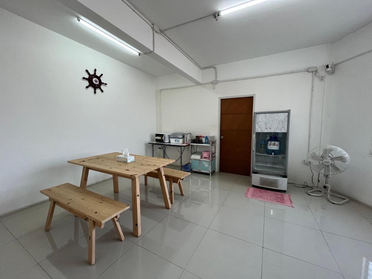 Dao Jaras Fah Hometel ดาวจรัสฟ้าโฮมเทล Banguecoque Exterior foto