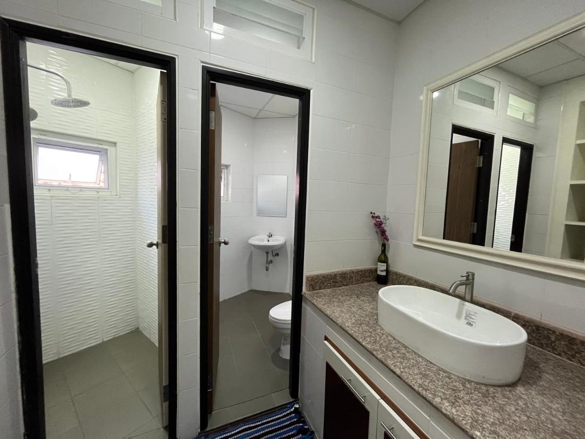 Dao Jaras Fah Hometel ดาวจรัสฟ้าโฮมเทล Banguecoque Exterior foto