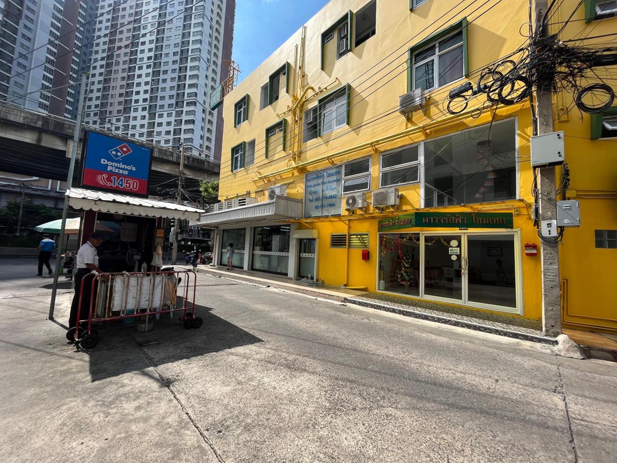 Dao Jaras Fah Hometel ดาวจรัสฟ้าโฮมเทล Banguecoque Exterior foto