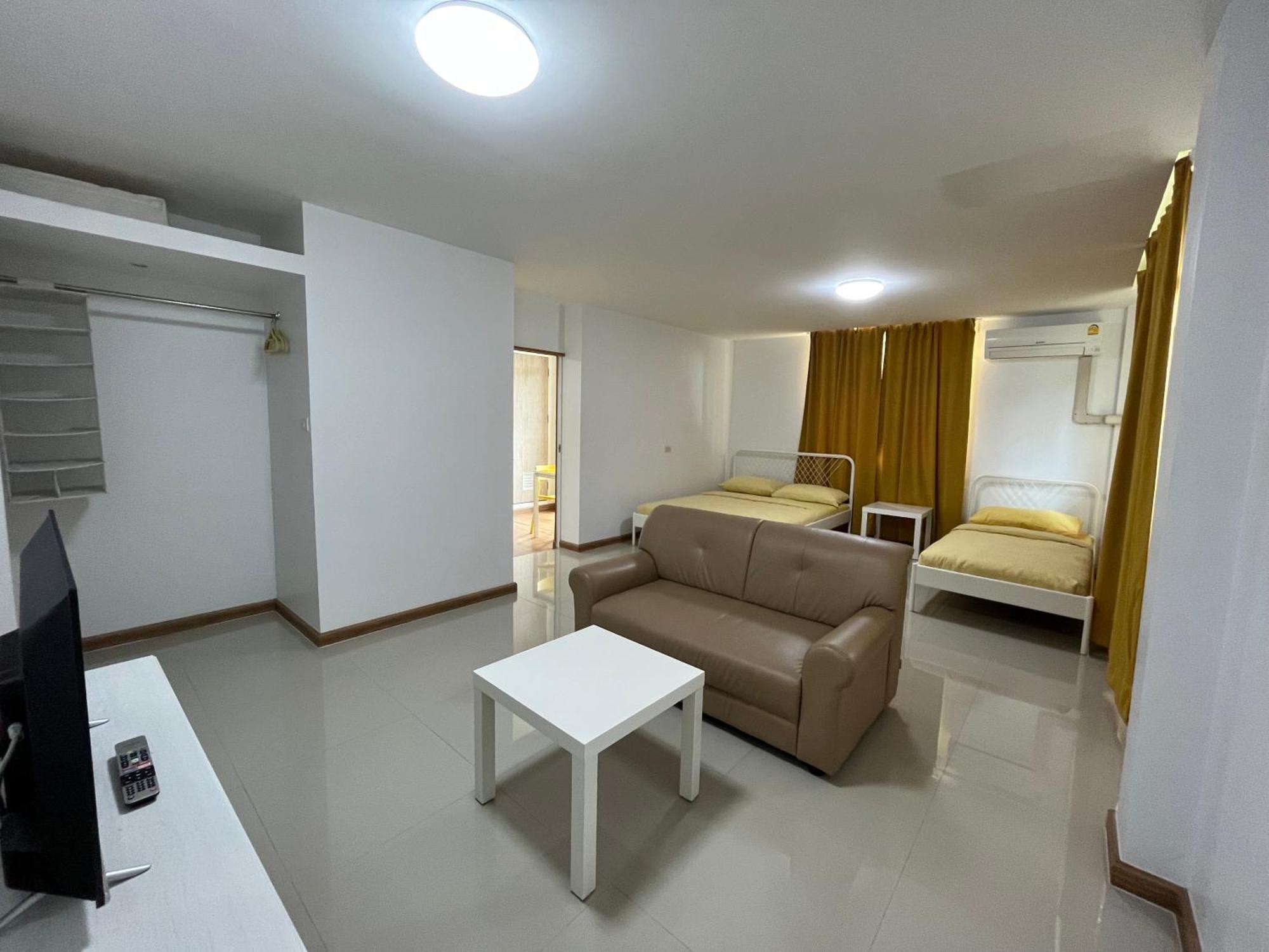 Dao Jaras Fah Hometel ดาวจรัสฟ้าโฮมเทล Banguecoque Exterior foto