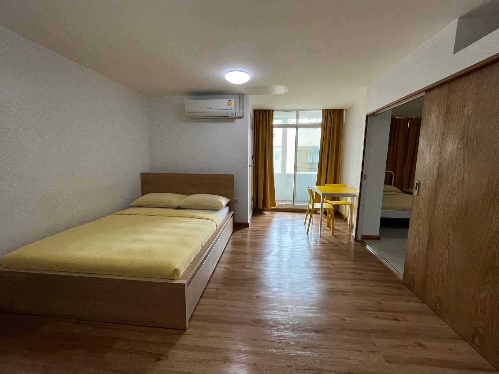 Dao Jaras Fah Hometel ดาวจรัสฟ้าโฮมเทล Banguecoque Exterior foto