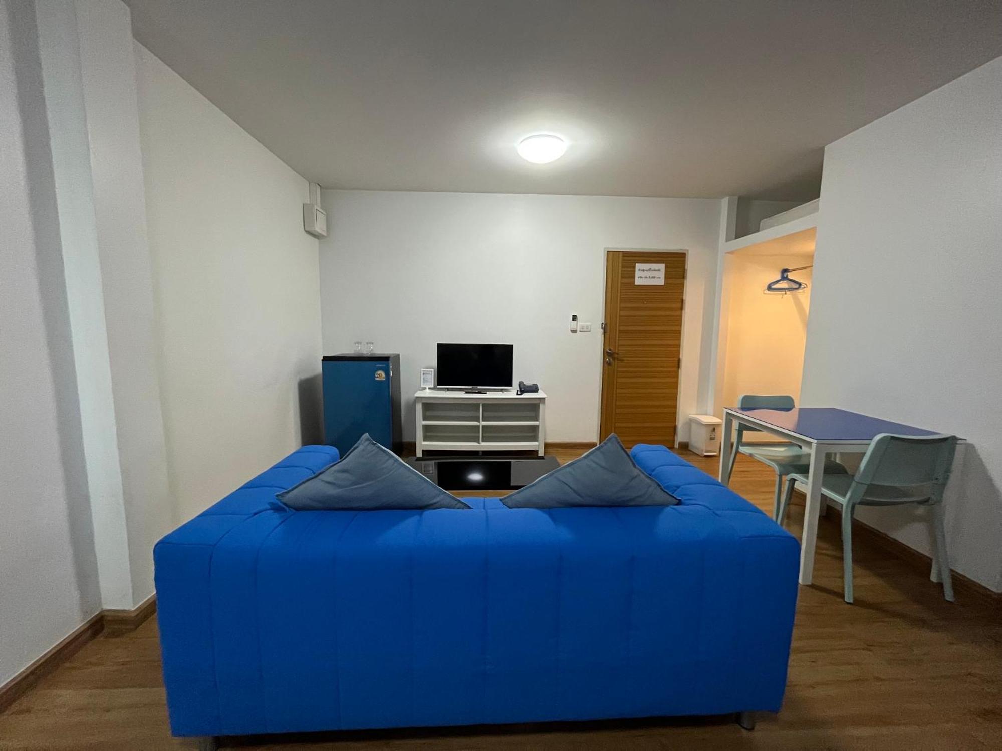 Dao Jaras Fah Hometel ดาวจรัสฟ้าโฮมเทล Banguecoque Exterior foto